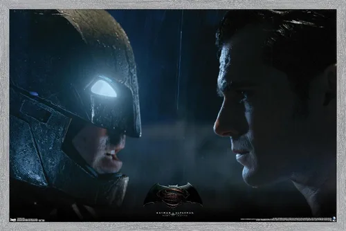 Vista 12 de Trends International DC Comics Movie - Batman v Superman - Stare Wall Poster, 14.725" x 22.375", Barnwood Framed Version Versión enmarcada Barnwood