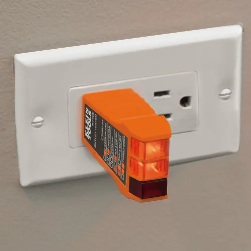 Vista 7 de Kit de prueba eléctrica Klein Tools 80067 con termómetro digital IR, multímetro, probador de voltaje sin contacto en forma de bolígrafo y probador