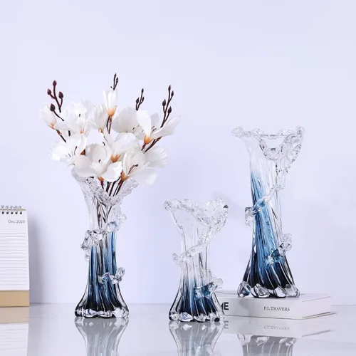 Vista 4 de Jarrón de vidrio azul soplado a mano, arte único, hermoso jarrón de vidrio oceánico para centro de mesa del hogar, mesa de café, sala de estar