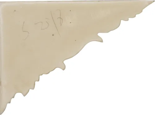 Vista 4 de Ekena Millwork SB08X06FL-L Flower, Brackets de escalera izquierda, 8 5/8"A x 6 1/4"Al x 5/8"P, encerado
