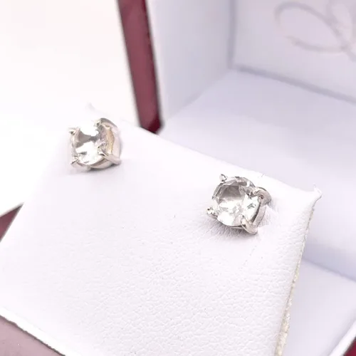 Vista 4 de Starborn Danburite Crystal Stud Pendientes