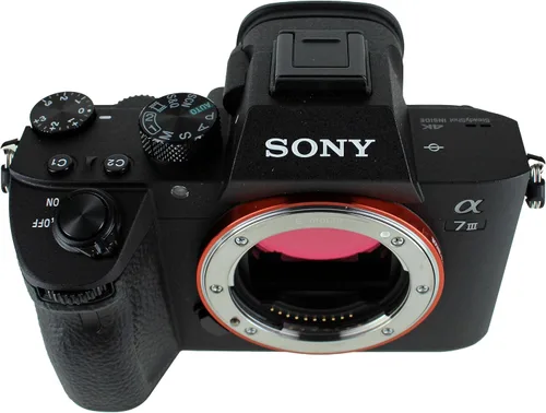 Vista 2 de Sony Cámara sin espejo a7 III (ILCE7M3/B) + tarjeta de memoria de 64 GB + bolsa + lector de tarjetas + trípode flexible + correa de mano + cartera