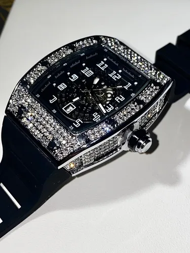 Vista 2 de Reloj de pulsera cuadrado de moda para hombre, con esfera rectangular numérica plateada, banda negra, de lujo, circonita cúbica, con diamantes
