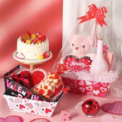 Vista 4 de Tatuo Juego de 12 cestas de San Valentín para regalos vacías con bolsas de celofán, bandeja de mercado de corazón de San Valentín, lazos, kit