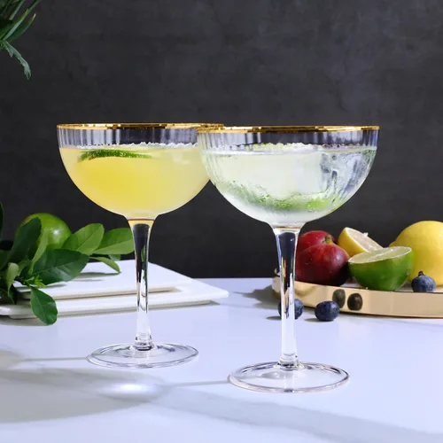 Vista 8 de Royalrose Juego de 4 vasos premium Cheerfull estriados de 10.7 onzas, borde dorado vintage, vidrio fino soplado a mano, elegantes utensilios de bar