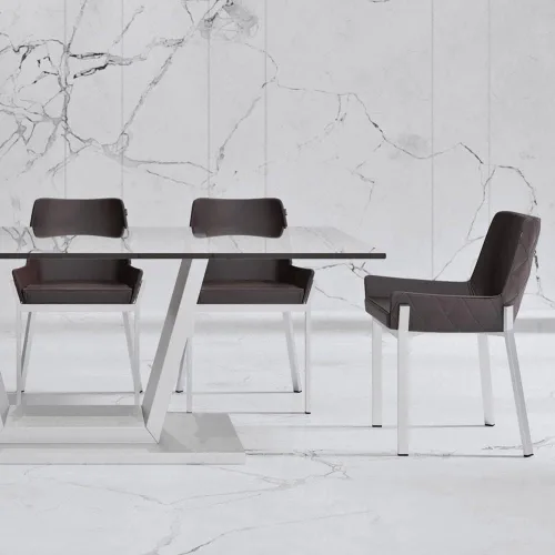 Vista 3 de ZURI Sydney Silla de comedor de cuero sintético marrón con patas de acero inoxidable cepillado