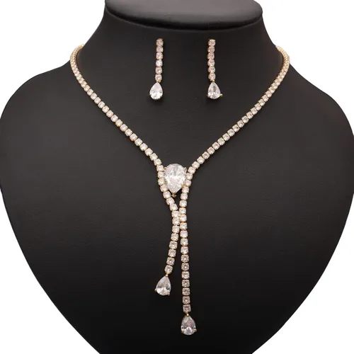 Vista 5 de Collar con colgante de circonita cúbica para niñas y mujeres, collar de letras delicadas para mujeres y niñas, conjunto de joyas para mujeres
