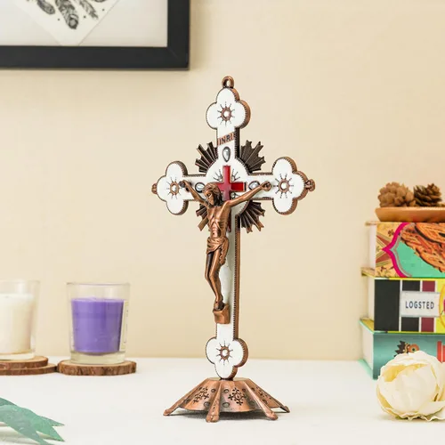 Vista 2 de Calculs Cruz de mesa de metal con crucifijo de Jesús para decoración del hogar, cruz católica para oraciones cristianas, Jerusalén, 8 pulgadas, cobre