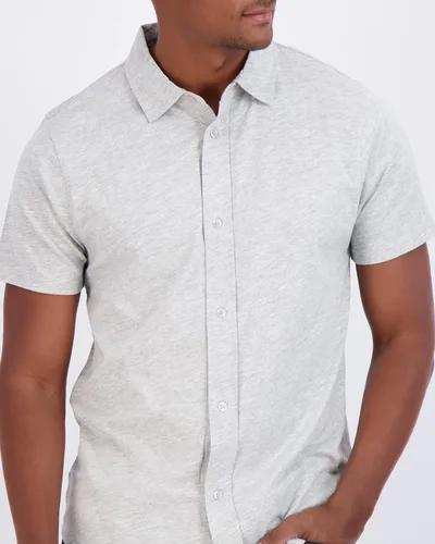 Vista 4 de Real Essentials Paquete de 3 camisa casual de manga corta con botones para hombre (disponible en tallas grandes y altas)