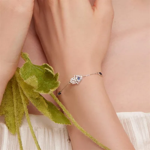 Vista 2 de BISAER Pulsera de mano de Fátima de mal de ojo azul real con dije de plata de ley 925 con cadena de circonita cúbica ajustable para mujer