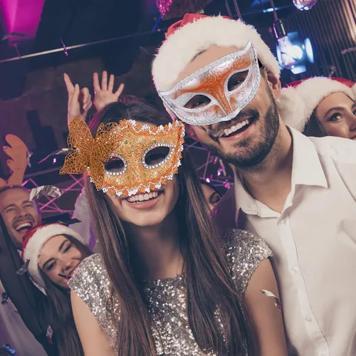 Vista 7 de SIQUK Juego de máscaras para parejas máscara veneciana máscara de plástico para disfraz de Halloween máscara de Mardi Gras para mujeres y hombres
