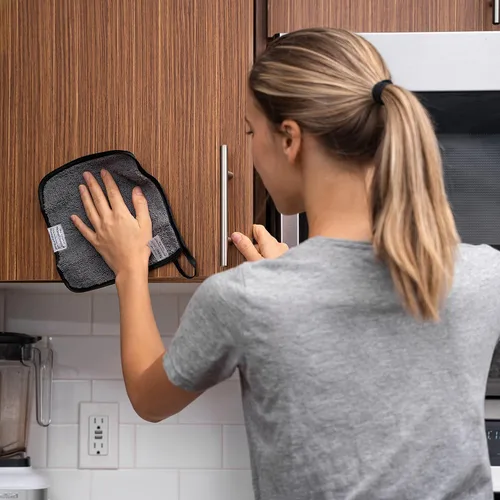 Vista 2 de Life Miracle Nano Toallas: increíble tela ecológica que limpia prácticamente cualquier superficie con solo agua. No más toallas de papel o productos