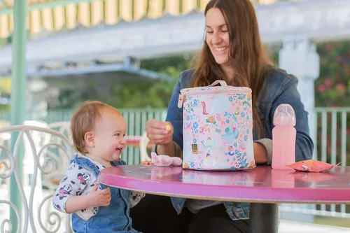 Vista 3 de Petunia Pickle Bottom Bolsa enfriadora para bebés