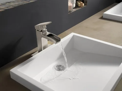 Vista 5 de Pfister Kenzo Llave para baño, sin plomo, de 4 pulgadas, centrada., LG42-DF0K