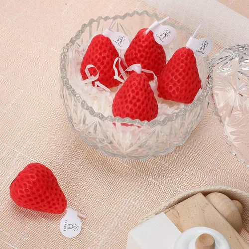 Vista 6 de Nuanchu 8 velas de fresa con forma de fresa, cera perfumada de cera de soja, linda vela decorativa para dormitorio, baño, fiestas, 2 paquetes (rojo)