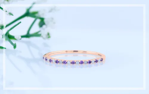 Vista 4 de Dazzlingrock Collection Anillo apilable redondo de oro de 10 quilates con amatista y diamante blanco para mujer