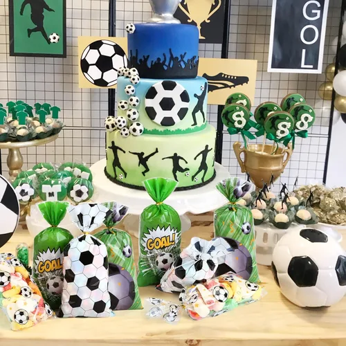 Vista 4 de Kesote Bolsas de celofán de fútbol, 100 piezas de bolsas de dulces de regalo de fútbol con lazos para fiesta de cumpleaños de fútbol