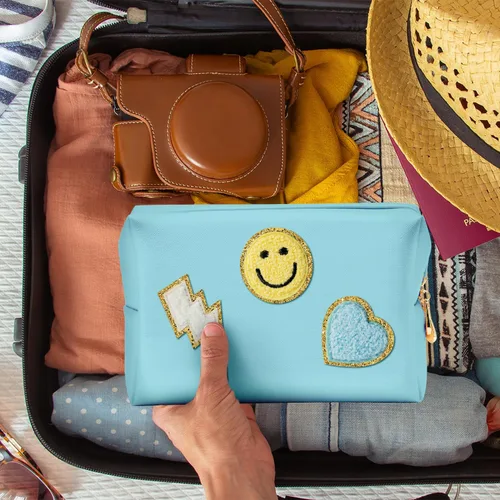 Vista 5 de LieToi - Bolsa de aseo pequeña con parche preparado, sonrisa, relámpago, corazón, arcoíris, de piel sintética, bolsa de maquillaje impermeable Azul
