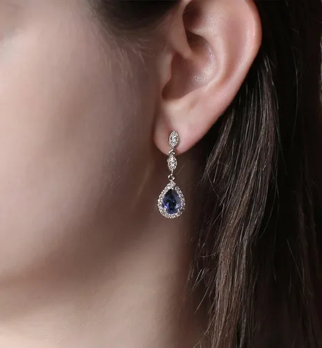 Vista 3 de A+O Elegantes pendientes de cristal de circonita cúbica en plata, oro, oro rosa