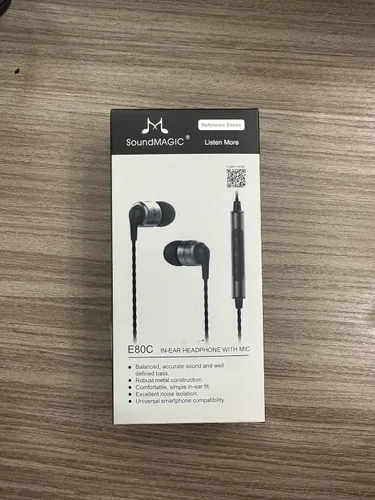 Vista 2 de SoundMAGIC Auriculares con cable E80C, con micrófono, escenario de sonido
