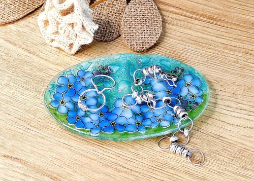 Vista 3 de Jabonera pequeña Forget Me Not, vidrio fundido, 4.5 x 3 pulgadas, forma ovalada (colección de platos)