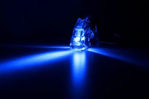Vista 6 de iJDMTOY (2) Interruptor de dos posiciones on/off SPST - con cubierta abatible, estilo avión, 12 V/20 A, iluminación LED., Azul