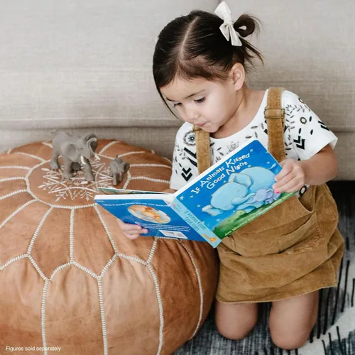 Vista 7 de Safari Ltd. Figura de elefante africano, figura detallada de plástico de 6.25 pulgadas, juguete educativo para niños, niñas y niños a partir de 3
