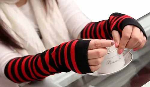 Vista 2 de Guantes góticos sin dedos para el brazo largo, guantes elásticos de punto para el pulgar