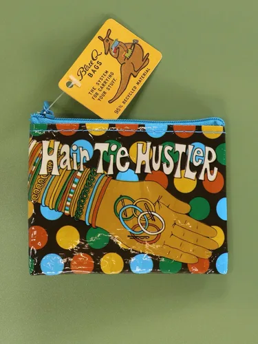 Vista 28 de Blue Q Monedero, hecho de 95% plástico reciclado. Práctica pequeña bolsa con cremallera para guardar monedas, tarjetas de regalo, auriculares, más.
