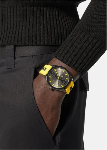Vista 5 de Versace V-Vertical Collection Reloj de lujo para hombre con correa amarilla con una caja de metal IP y esfera gris, Gris, V-Vertical