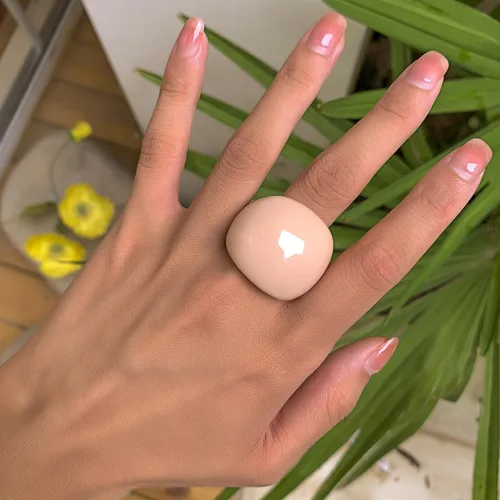 Vista 3 de Juego de anillos coloridos de acrílico grueso de banda ancha, anillos de resina gruesos para nudillos, anillos apilables, joyería Y2K para mujeres