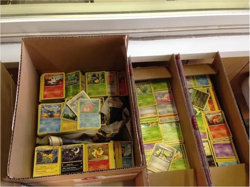 Vista 3 de Tarjetas coleccionables de Pokémon TCG: tarjetas raras. Incluye tarjetas holográficas, comunes y poco comunes, ex y full art