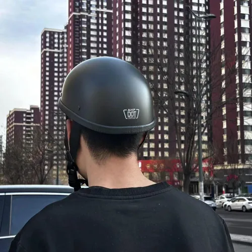 Vista 2 de Beanie - Casco de motocicleta de estilo alemán, ultrafino, casco eléctrico pequeño, casco eléctrico pequeño, aprobado por DOT, para hombres