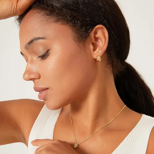 Vista 6 de Aretes de aro pequeños chapados en oro de 14 quilates con poste de plata de ley Aretes de oro grueso con cúpula para mujer