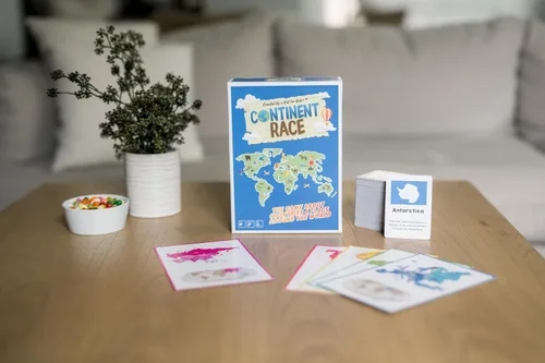 Vista 3 de Continent Race Geography - Juego de mesa educativo para niños, preadolescentes, familia, amigos, profesores y aulas - Aprende sobre banderas