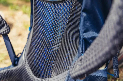 Vista 5 de Mochila Gregory Zulu Unisex para Senderismo/Excursionismo, Cinturón de Cadera Freefloat, Manguito de Hidratación Interno para Bolsa de Agua Verde