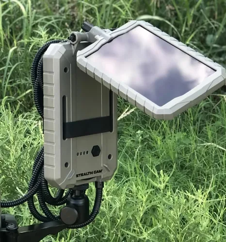 Vista 2 de Stealth CAM Paquete de batería solar Sol-Pak duradera, panel de energía solar de 12 V, batería recargable y cable aislante, compatible con todas