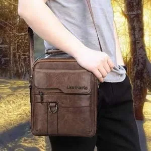 Vista 7 de Leathario Bolso cruzado de cuero para hombre bolso pequeño de mensajero para hombre bolso de hombro para hombre mochila de viaje paquete de trabajo