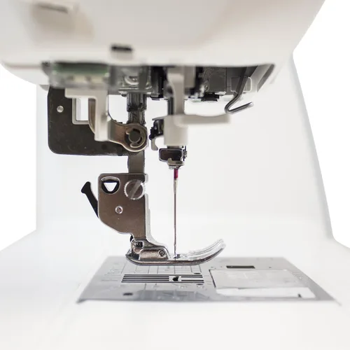 Vista 7 de Janome Memory Craft Horizon 8200QCP Edición especial
