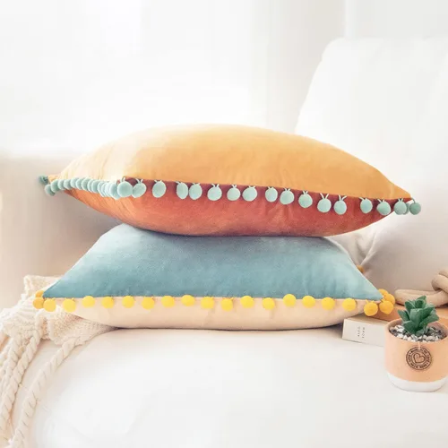 Vista 2 de MONDAY MOOSE - Juego de 2 fundas de cojín decorativas de terciopelo suave con pompones de doble cara, diseños para combinar y mezclar