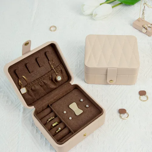 Vista 7 de KAMIER Joyero de viaje, de cuero acolchado con diamante, cajas de joyería portátiles para mujeres y niñas, organizador pequeño para collares
