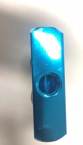 Vista 2 de Colector de 2 vías con acopladores estilo 2 M y un enchufe