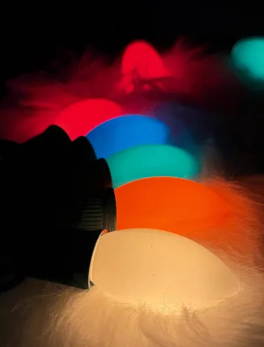 Vista 6 de Cadena de luces LED para exteriores de 25 pies, cadena de luces C9 con 27 bombillas multicolor pintadas en aerosol de 0.6 W, luces de Navidad