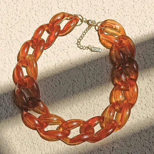 Vista 3 de Beryohz Gargantilla gruesa de moda de acrílico con eslabones de cable para mujer
