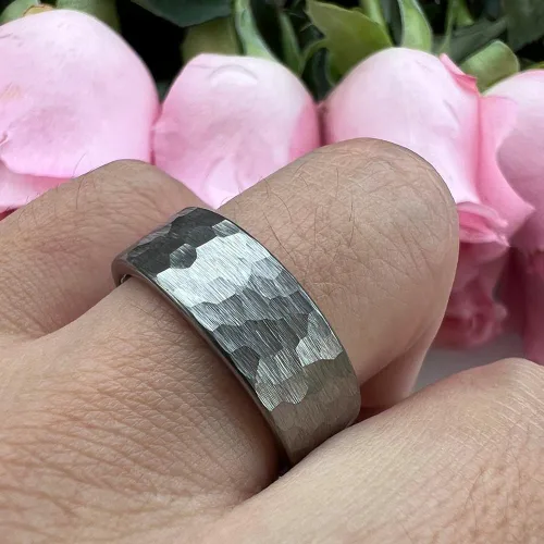 Vista 6 de TUTISS Anillos de tungsteno martillado de 0.236 in y 0.315 in para hombres y mujeres, alianzas de boda de compromiso de moda, corte tubo, acabado