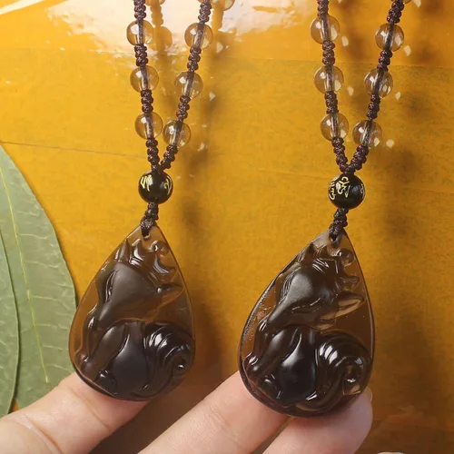 Vista 4 de Collar con dije de amuleto de cristal de obsidiana con cadena de cuentas para wen o mujeres Piedra Obsidiana