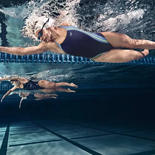 Vista 14 de Speedo Creora Highclo Quantum Splice - Traje de baño de una pieza para mujer de corte alto sólido.