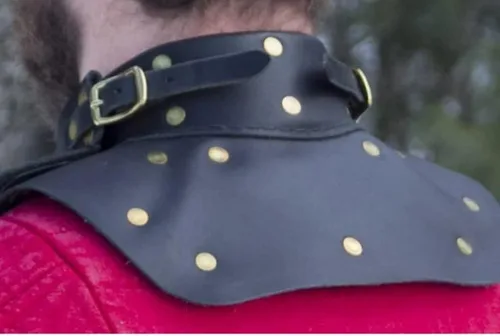 Vista 3 de El Gorget Brigantine de cuero medieval ofrece una gran armadura Rapier para corte y empuje SCAWMA combate negro estándar