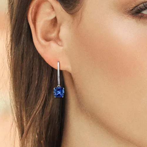 Vista 3 de Gem Stone King Aretes de plata de ley 925 con zafiro azul y diamante blanco para mujer (5.10 quilates, cojín de 0.315in), Metal Piedra preciosa