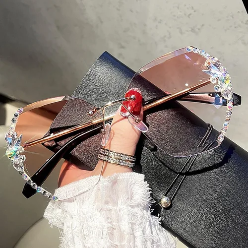 Vista 4 de Sunglasses Women,2022 Women's Beach Summer Rimless Diamond Sunglasses,Fashion Square Sunglasses UV Protection Lens Decoration
